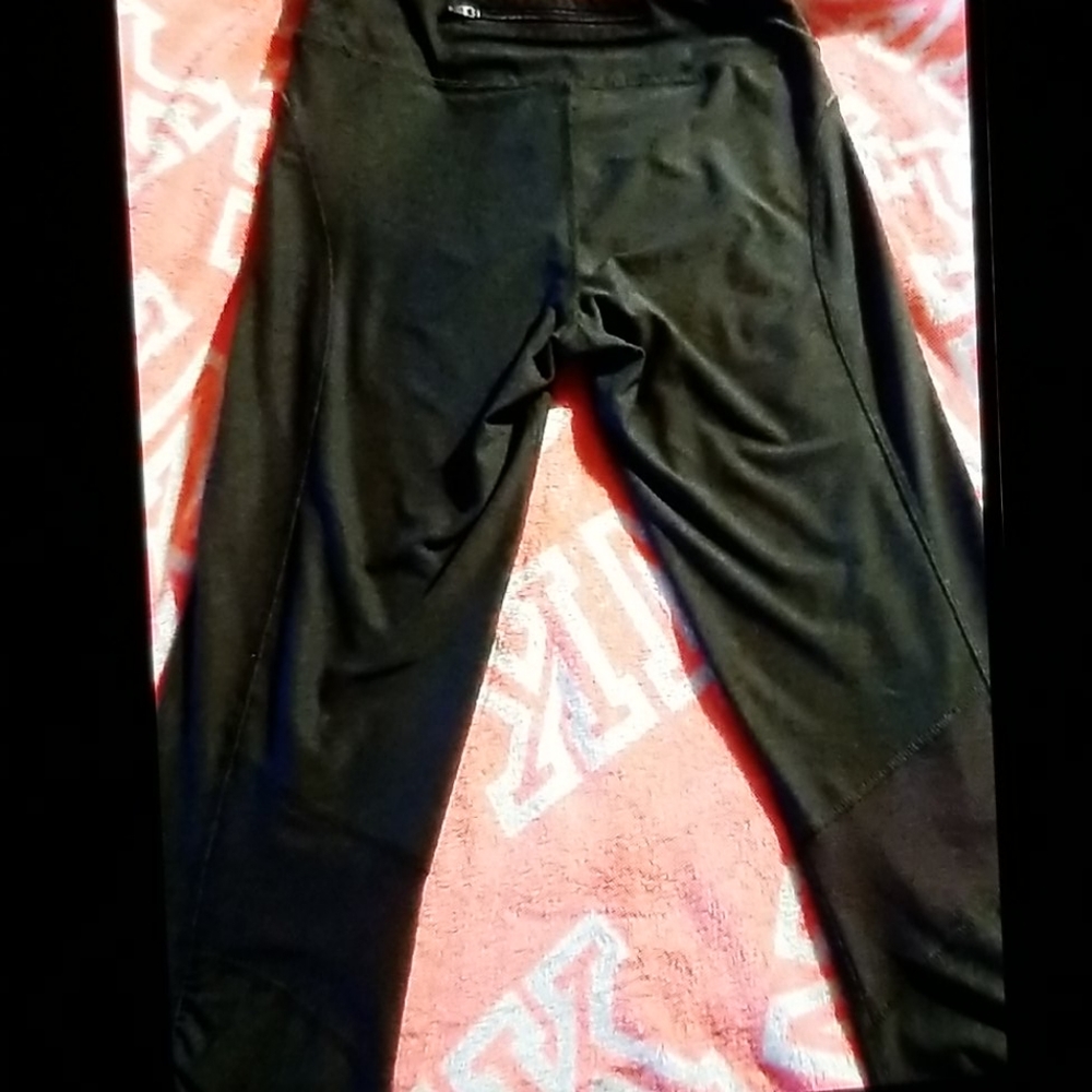 💥3/$20 Zuzuzen active leggings